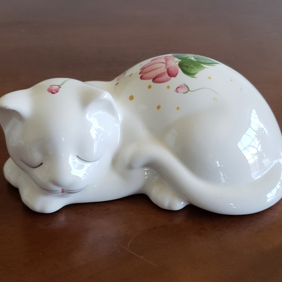 Porcelain Kittys - Picture 8 of 8